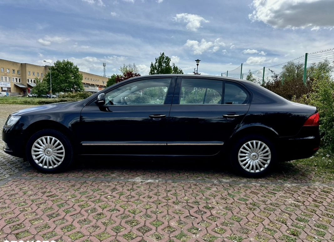 Skoda Superb cena 46500 przebieg: 65478, rok produkcji 2015 z Szczecin małe 106